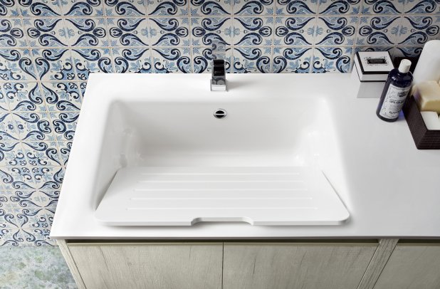 Movida by Cerasa - bathroom mirrors, bathroom tile, bathroom cabinets, bathroom vanities, bathroom bench, bathroom accessories, bathroom d????cor, Movida Bathroom, , bathroom armoire