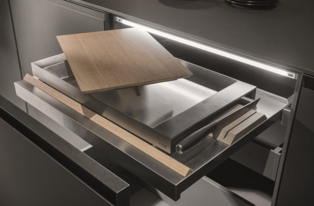 AK 08 in Fenix Biombo Doha by Arrital - modular kitchen, minimalistic kitchen, italian, contemporary kitchen, ak project arrital, european kitchen cabinets, dining furniture, italian cabinets, modern design, kitchen Chicago, black kitchen, urban interior, modern kitchen cabinets, arrital cabinets chicago