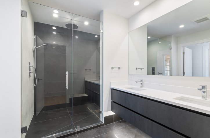 Chicago | Bathroom and Laundry by  - 